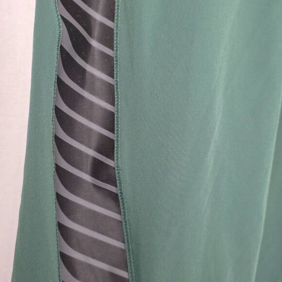 Nike Team Oregon Athlete Shorts Green Men’s Size 2XL - Picture 2 of 7